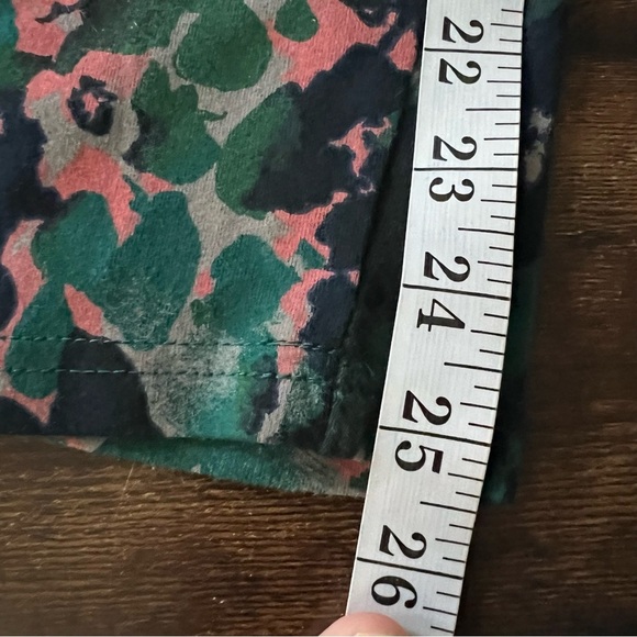 Torrid Full-Length Legging In Camo Floral Size 1X High Rise Stretch Comfy - Picture 12 of 13